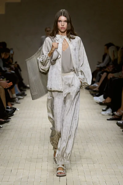 Look 9